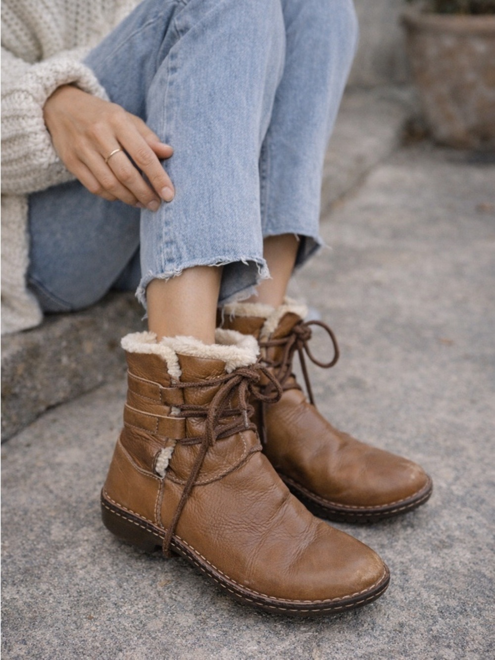 UGG Caspia 1932 Lace Up Shearling Lined Leather Boot